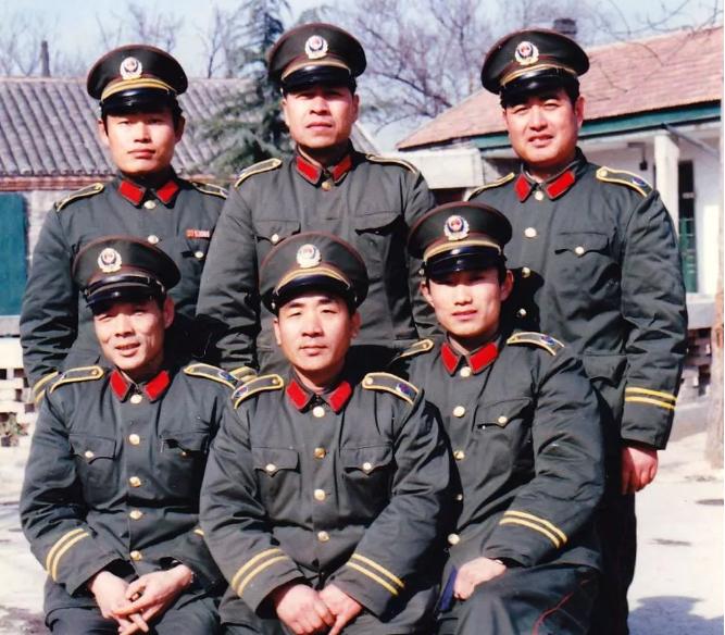 警察制服最新,警察制服最新，小巷深处的特色探索