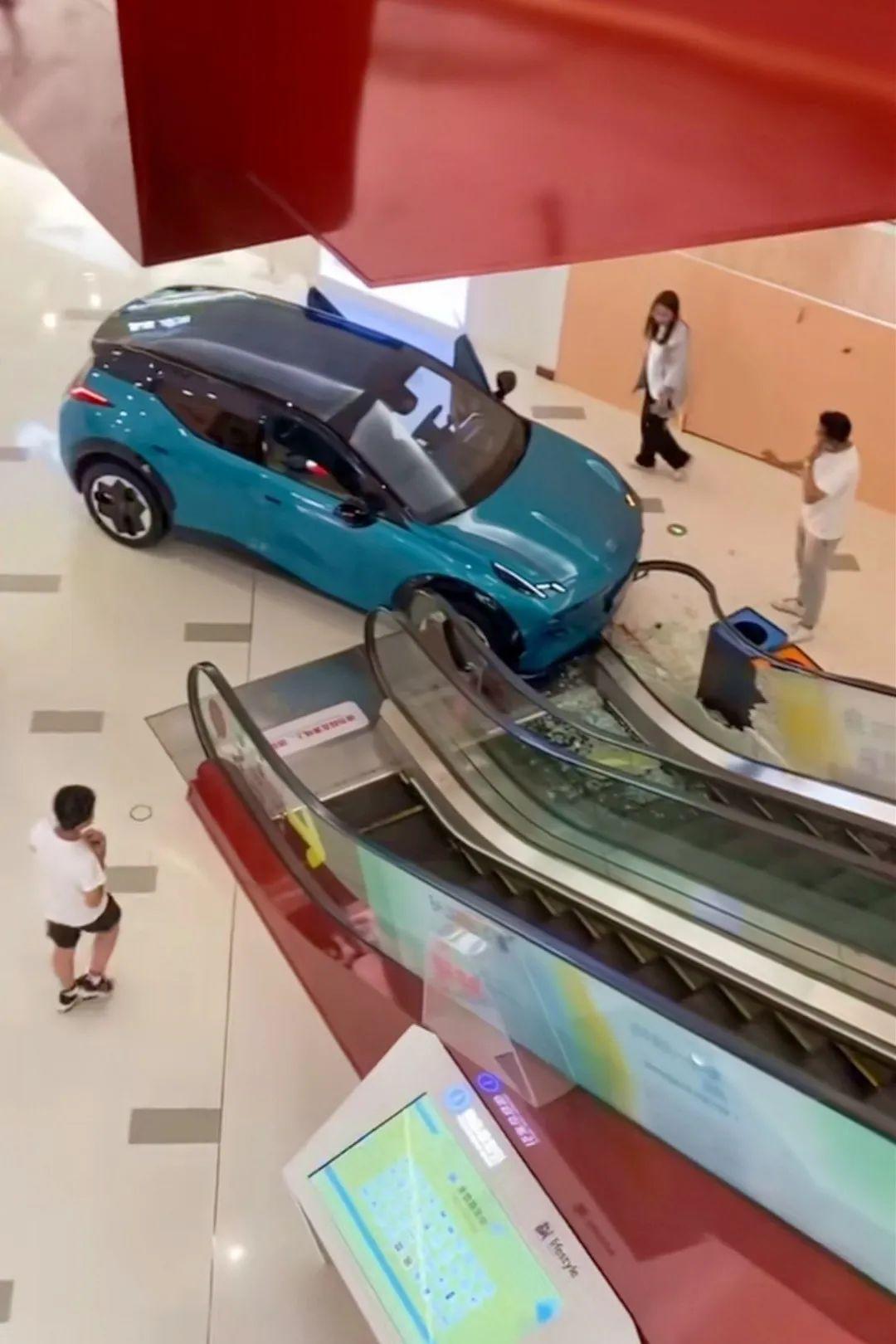 厦门车祸背后的力量，变化带来的自信与成就感